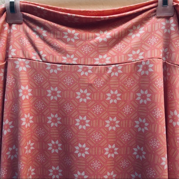 Lularoe XL - Picture 2 of 5